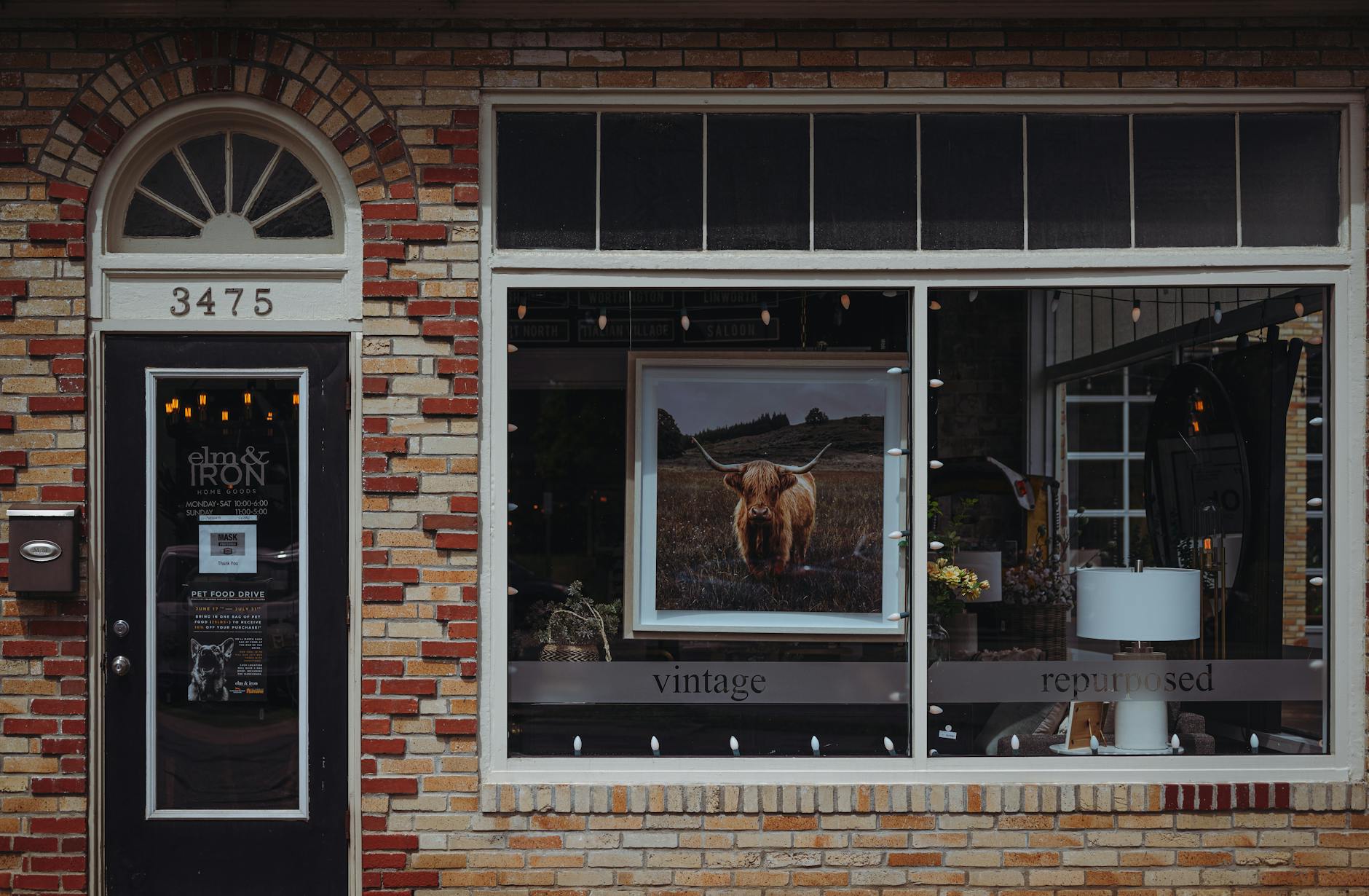 Faire connaître son entreprise localement — enseigne de magasin local
