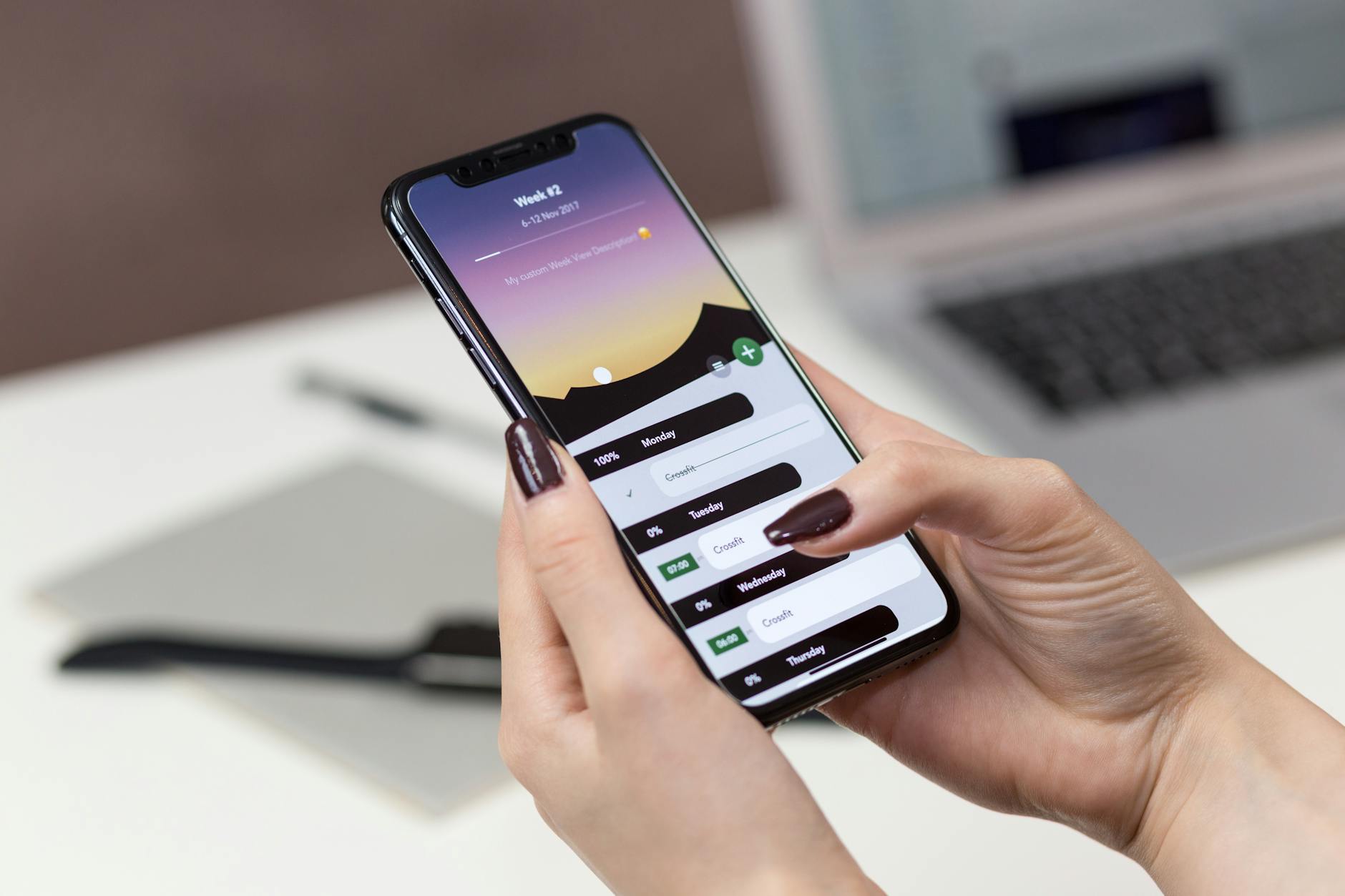 Firmae présentation et utilité de — interface d'application entreprise sur smartphone