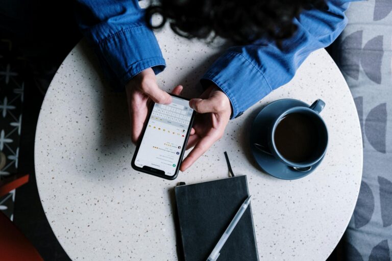 Je n'arrive pas à répondre — personne répondant à des avis en ligne