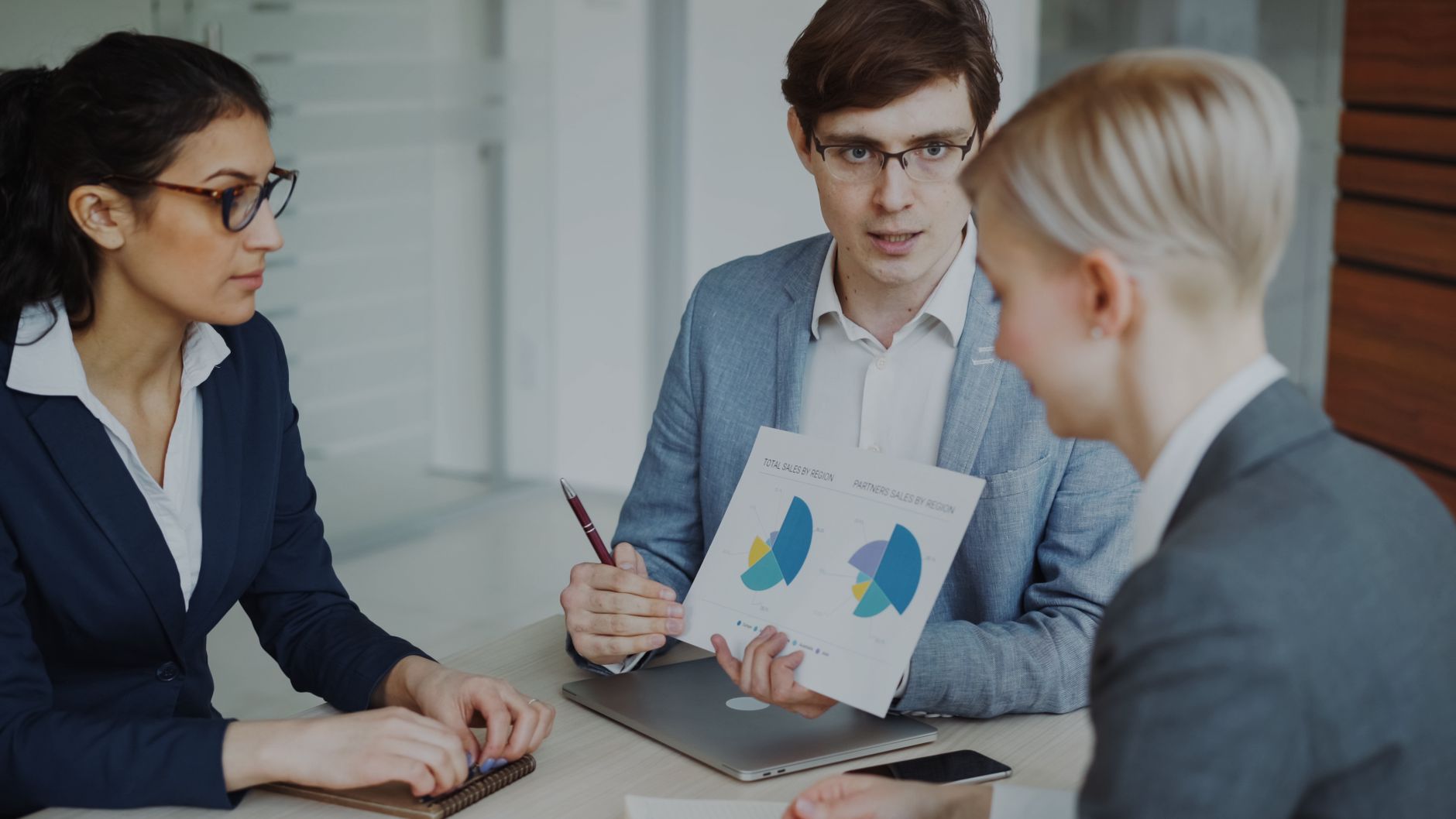 Quels services offre une agence communication ESS adapt&eacute;e &agrave; l&rsquo;&eacute;conomie sociale et solidaire&thinsp;? &mdash; &eacute;quipe agence communication &eacute;conomie sociale